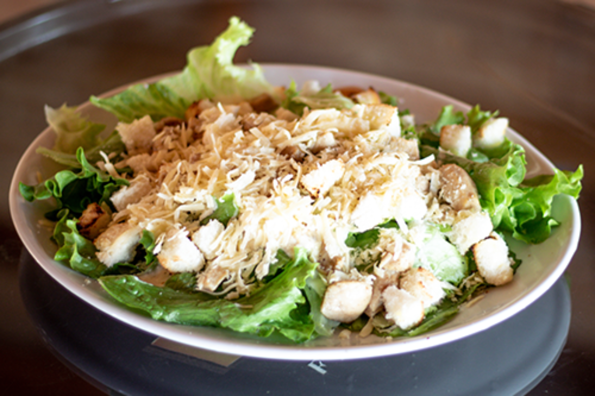 Salada verde com frango